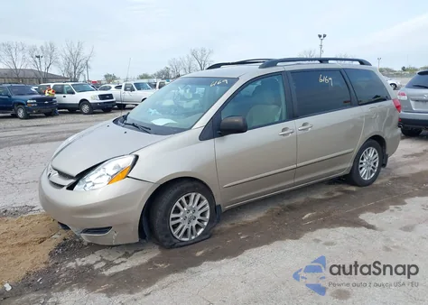 2010 Toyota Sienna Le z USA, uszkodzony, nr VIN 5TDJK4CC0AS033641